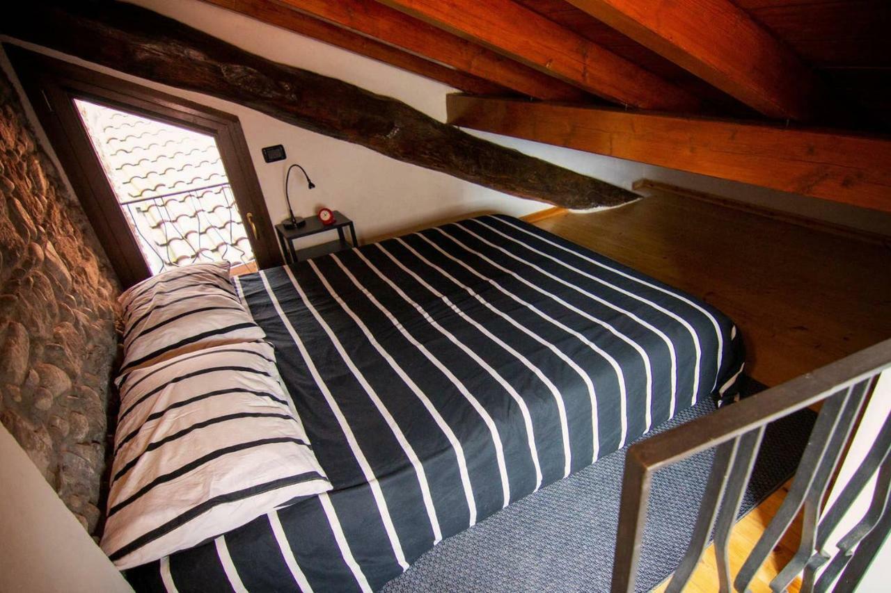 Piccola Casa Vacanze - Small Vacation House Porto Valtravaglia Exterior foto